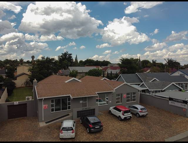 125M² OFFICE TO LET IN RANDHART